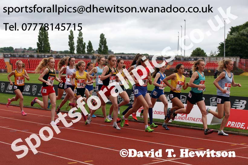 Inter girls 3000 metres, English Schools Track and Field. Photo: David T. Hewitson/Sports for All Pics